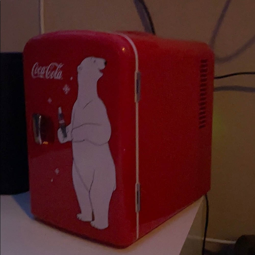 coca cola mini fridge